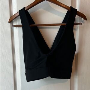 Black Women's Fabletics sports bra V-Neck Sports Bra Workout Yoga Walking Run